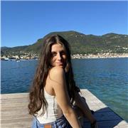 Laureata in Mediazione linguistica per il Management Turistico e il Commercio Internazionale offre lezioni di inglese e spagnolo